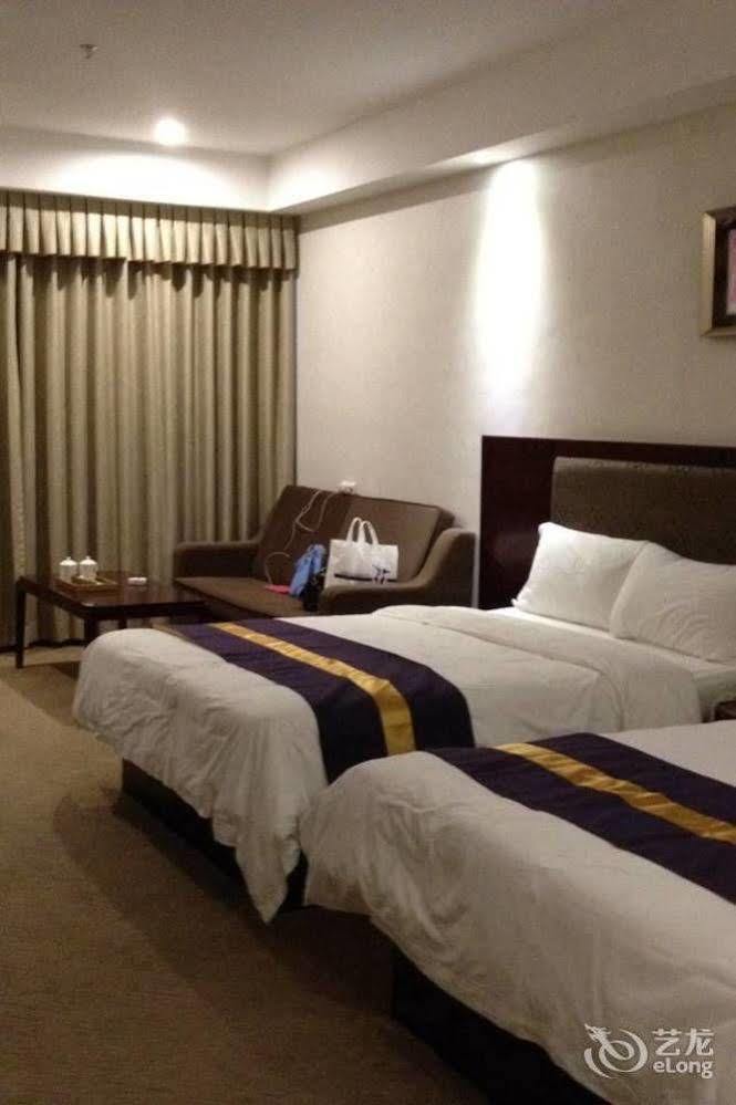 Zhuhai Platinum Holiday Hotel Exteriér fotografie